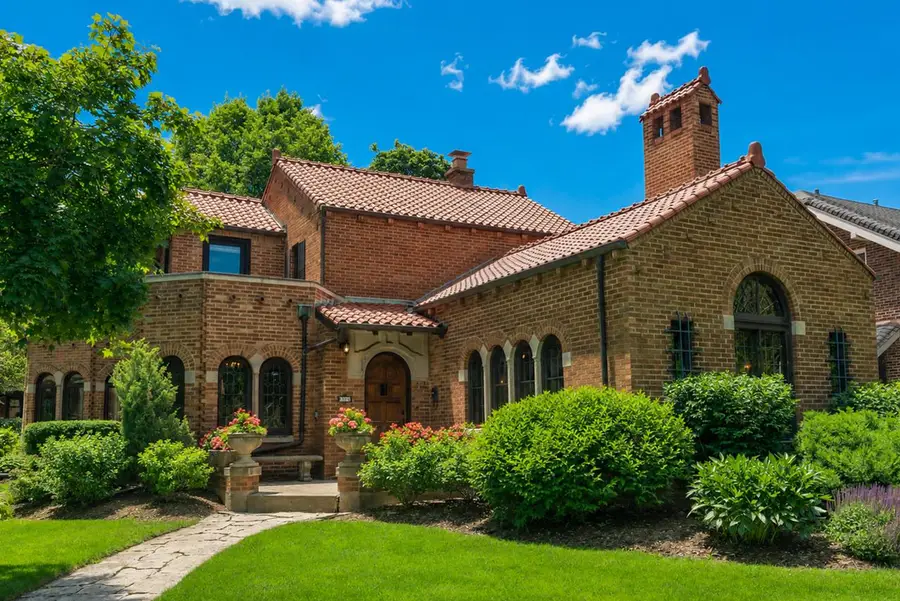 6150 Washington CIRCLE, Wauwatosa, WI 53213 - #2