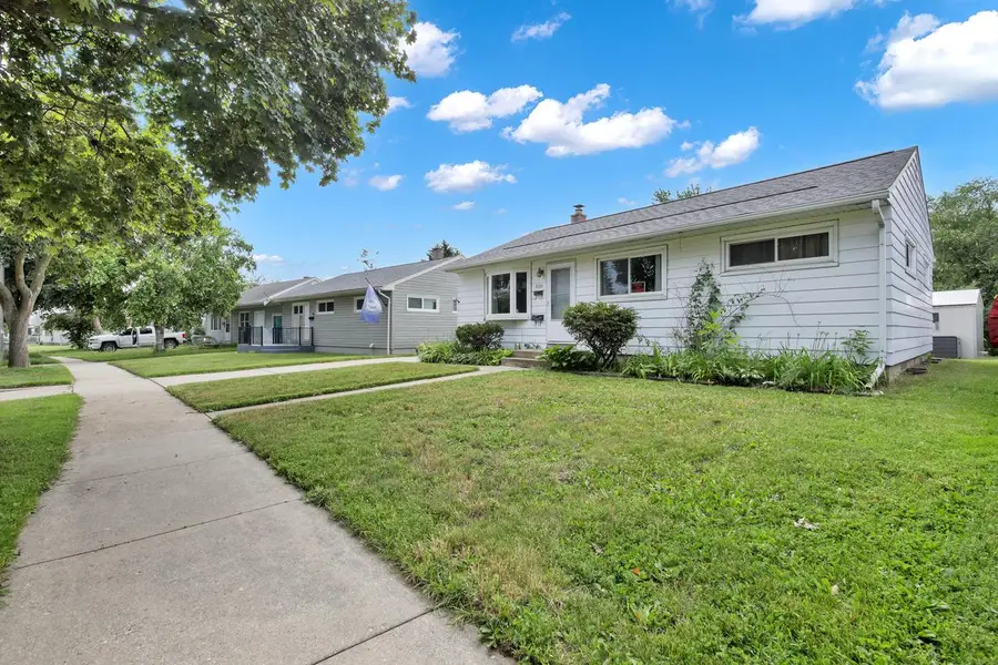 8149 W Kathryn AVENUE, Milwaukee, WI 53218 - #3