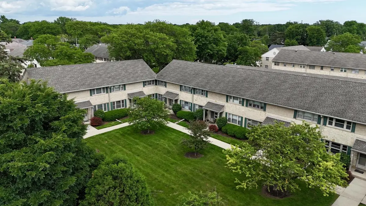 4918 N Shoreland AVENUE, Whitefish Bay, WI 53217 - #1