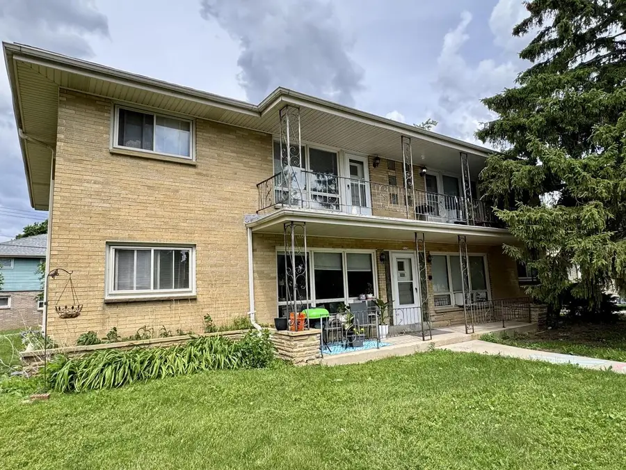 7328 W Honey Creek DRIVE, Milwaukee, WI 53219 - #2