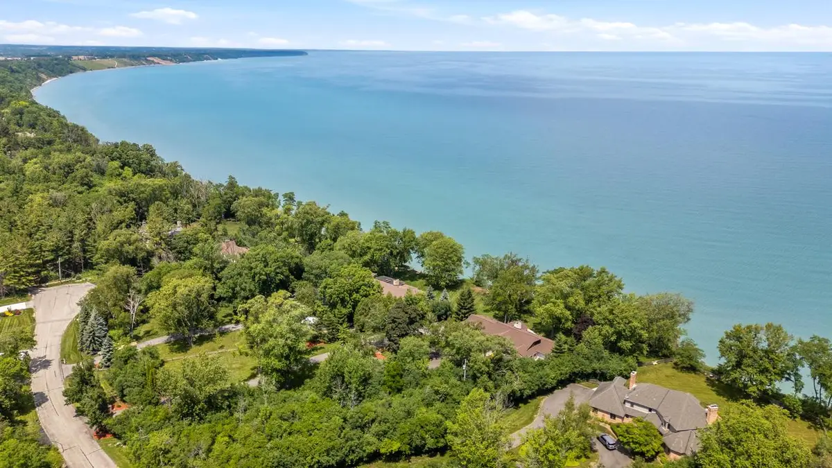 11272 N Lakeview PLACE, Mequon, WI 53092 - #1