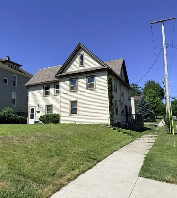 106 S 7th AVENUE #709 Hickory, West Bend, WI 53095