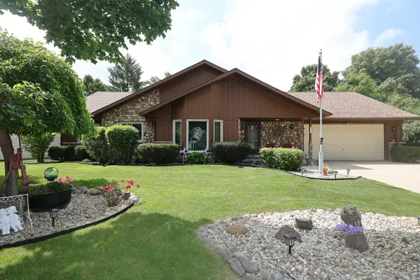 8035 W Bruss LANE, Franklin, WI 53132