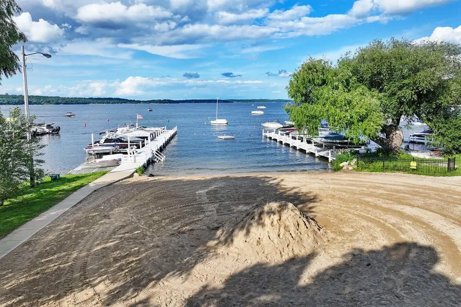 250 Waubun DRIVE, Fontana, WI 53125 - #3