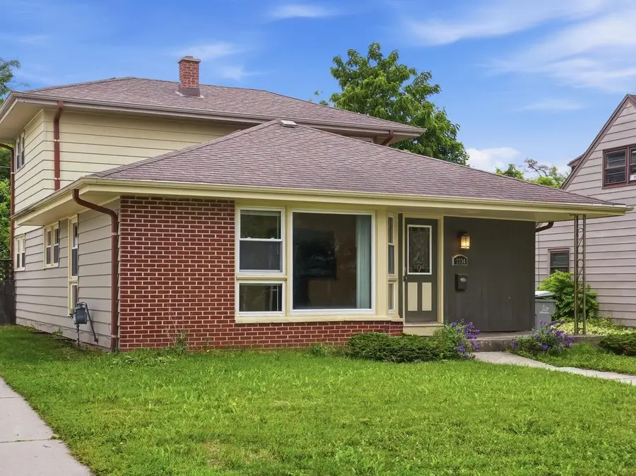 3334 N 98th STREET, Milwaukee, WI 53222 - #2