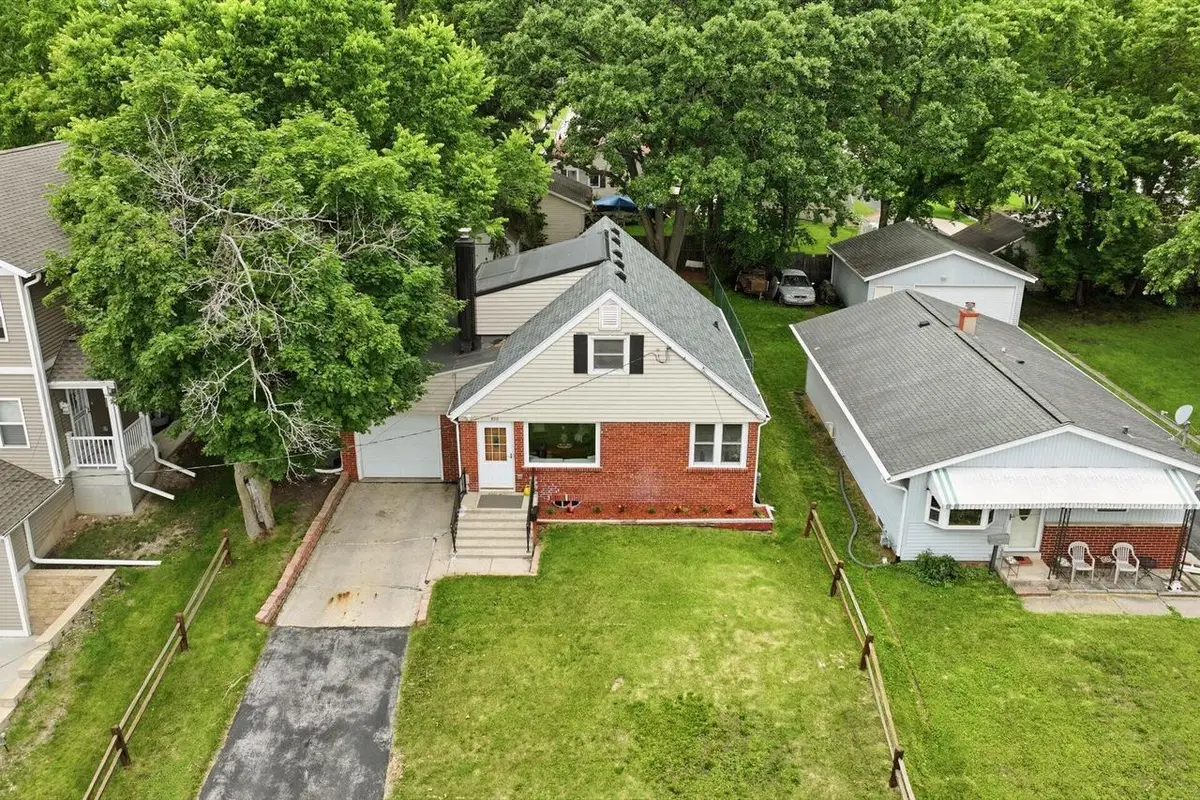 920 N Grandview BOULEVARD, Waukesha, WI 53188 - #1