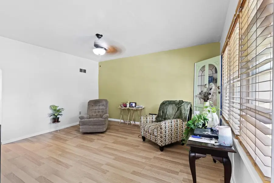 2005-2007 W Lapham STREET #2007, Milwaukee, WI 53204 - #2