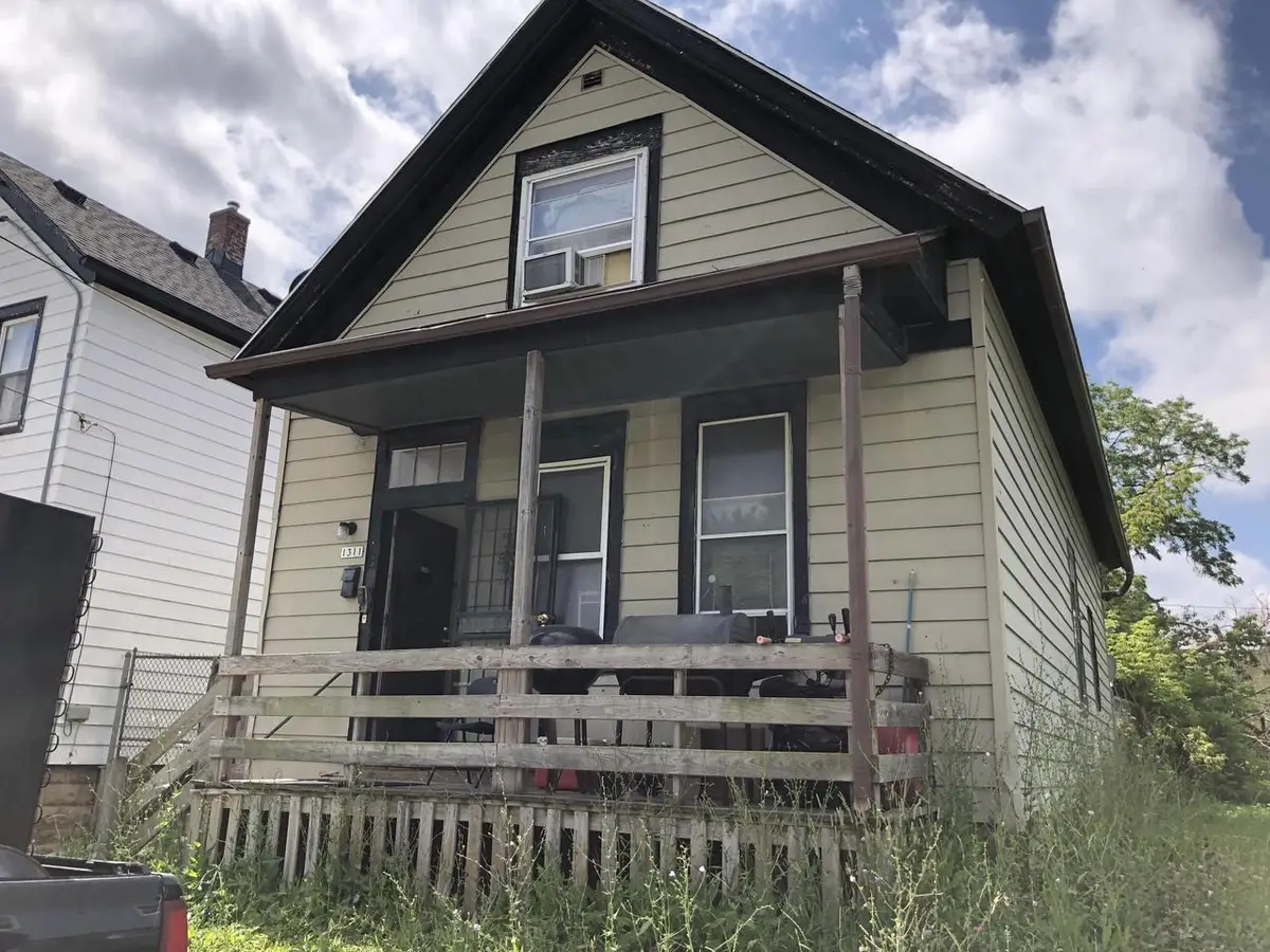 1311 W Albany PLACE, Milwaukee, WI 53206 - #1