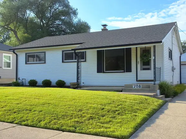 708 Columbia AVENUE, South Milwaukee, WI 53172
