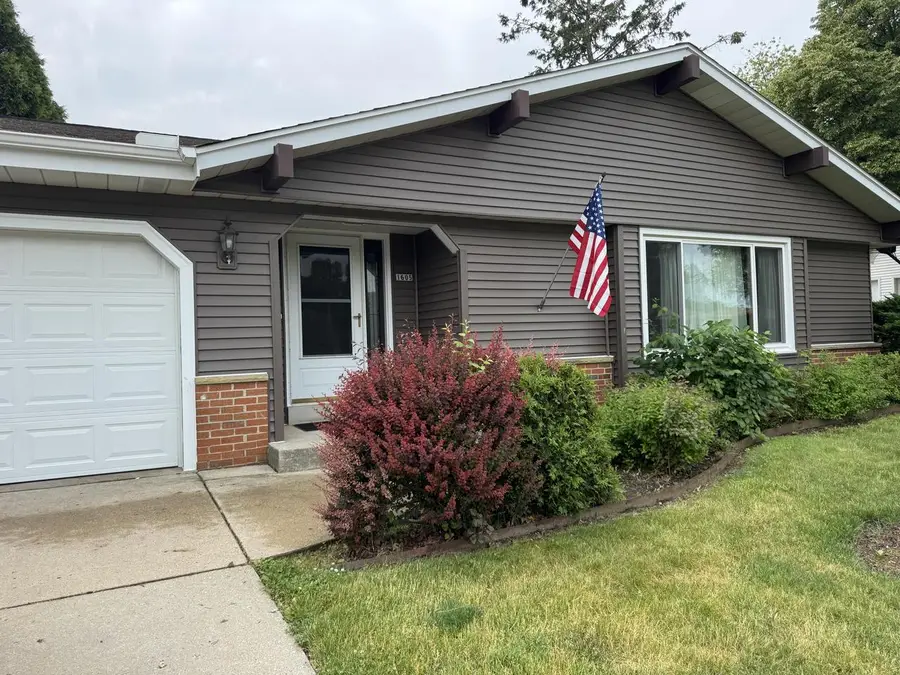 1605 Drexel BOULEVARD, South Milwaukee, WI 53172 - #2
