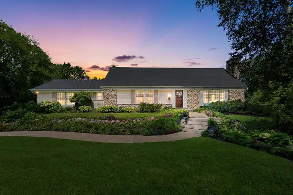 4838 W Glen Cove COURT, Mequon, WI 53092
