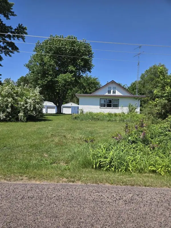 7177 8th AVENUE N, New Lisbon, WI 53950