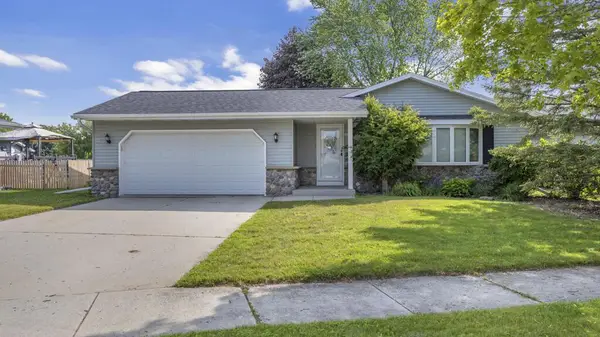 1723 Hilltop DRIVE, Sheboygan, WI 53081