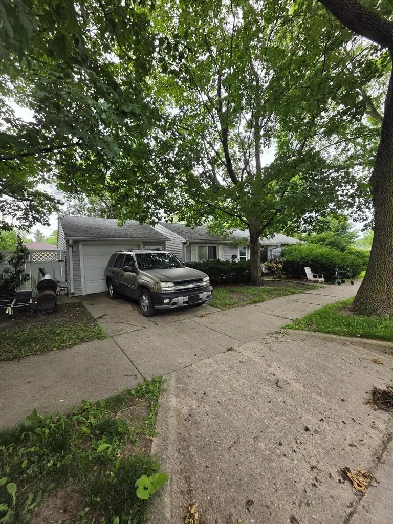 8329 W Auer AVENUE, Milwaukee, WI 53222 - #2