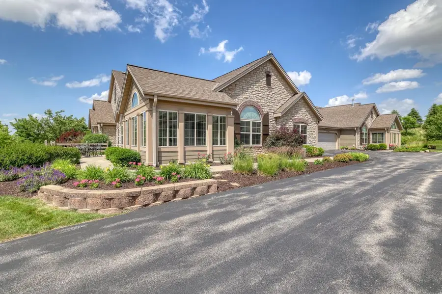 W250N5002 William DRIVE, Pewaukee, WI 53072 - #3