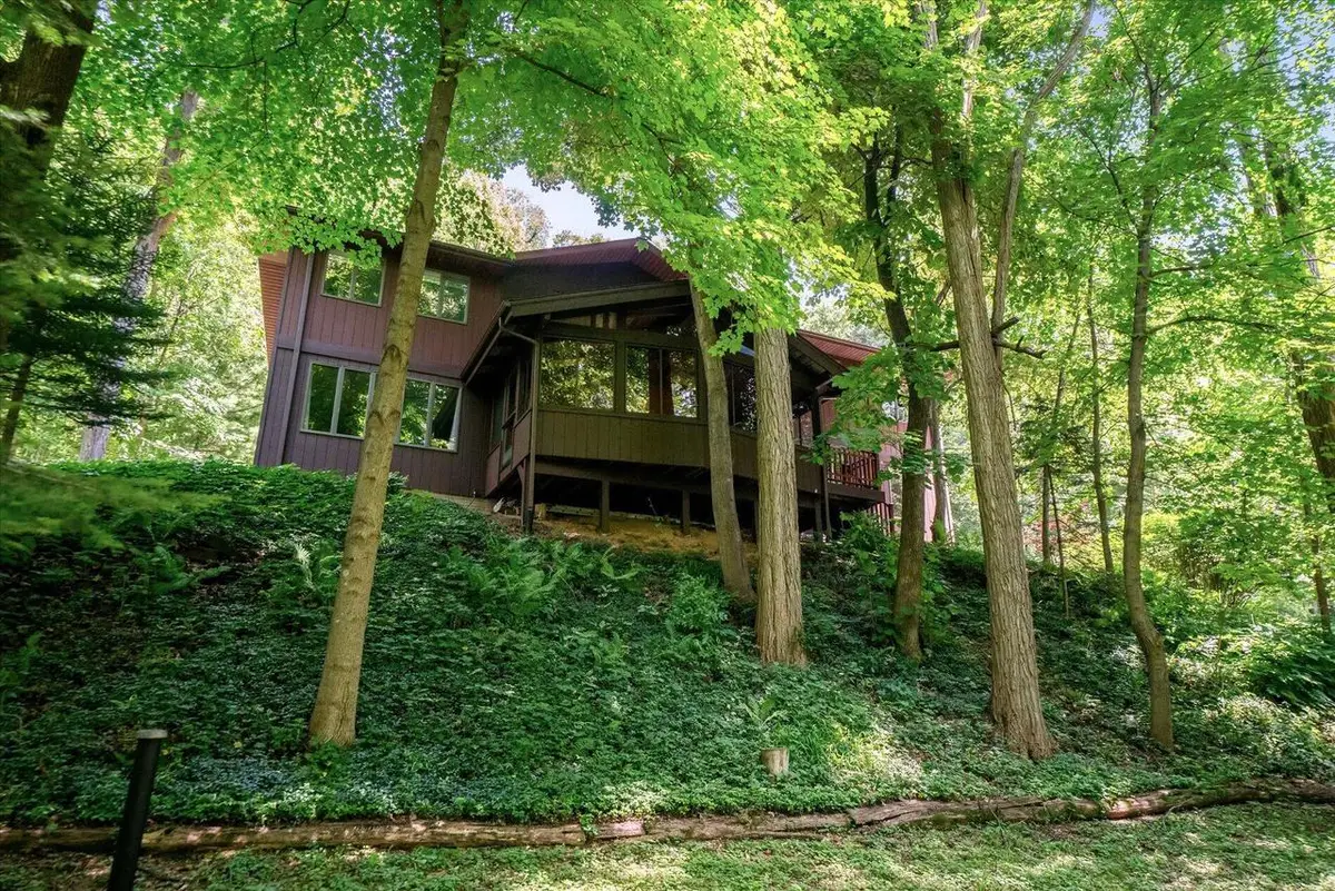 W5094 Highland PLACE, La Crosse, WI 54601 - #1