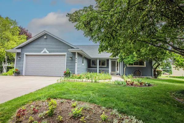 214 S Cottrell DRIVE, Saukville, WI 53080