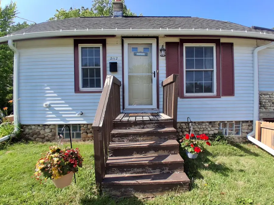 2112 Norton AVENUE, Waukesha, WI 53188 - #2