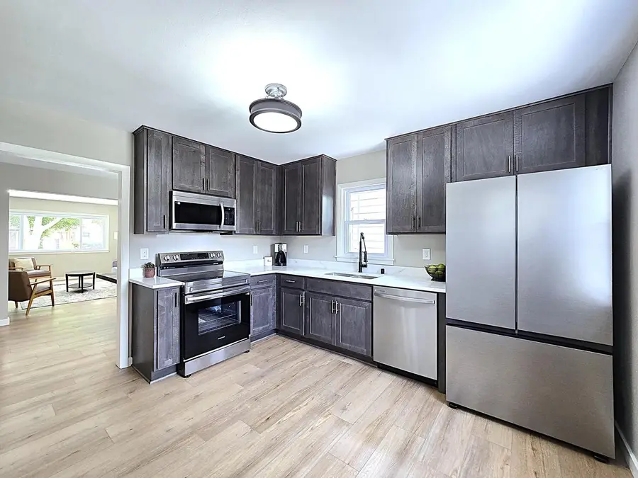 6169 W Spencer PLACE, Milwaukee, WI 53218 - #3