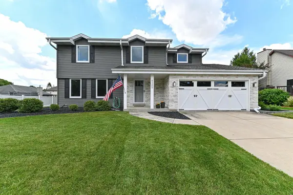 4105 W McGinnis DRIVE, Franklin, WI 53132
