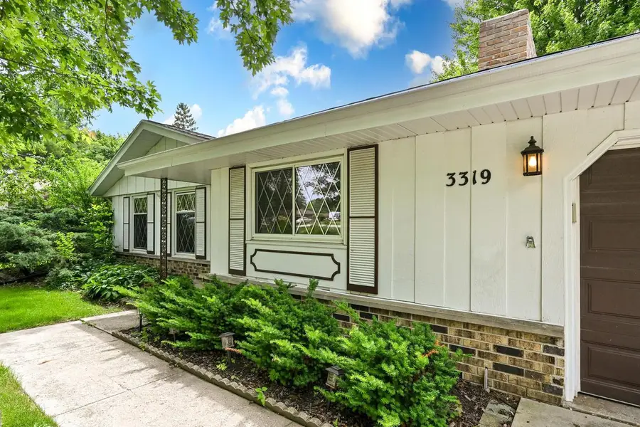 3319 W Woodward DRIVE, Franklin, WI 53132 - #2