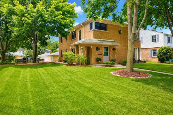 4409 N Sheffield AVENUE #4411, Shorewood, WI 53211