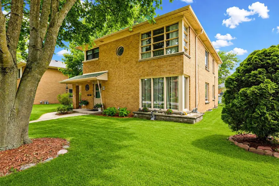 4409 N Sheffield AVENUE #4411, Shorewood, WI 53211 - #2