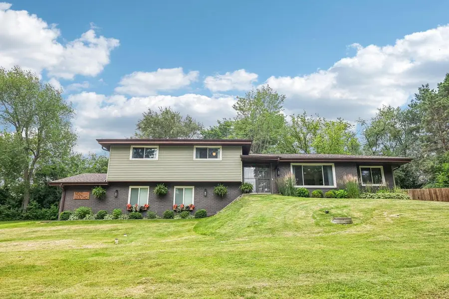 N52W37145 Juneau AVENUE, Oconomowoc, WI 53066 - #2