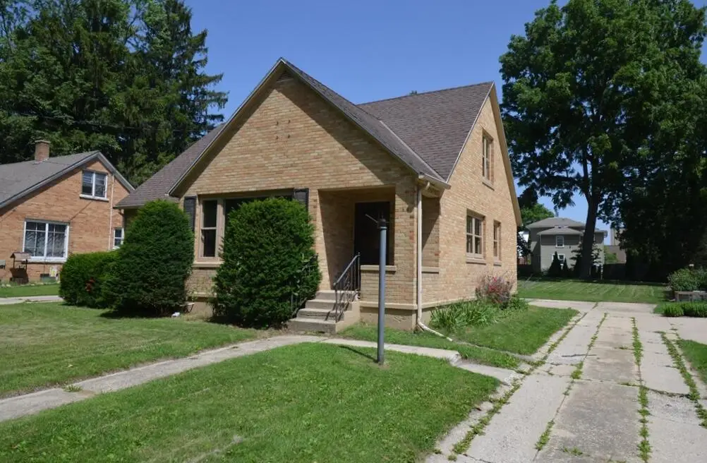 956 W Conger STREET, Whitewater, WI 53190 - #1