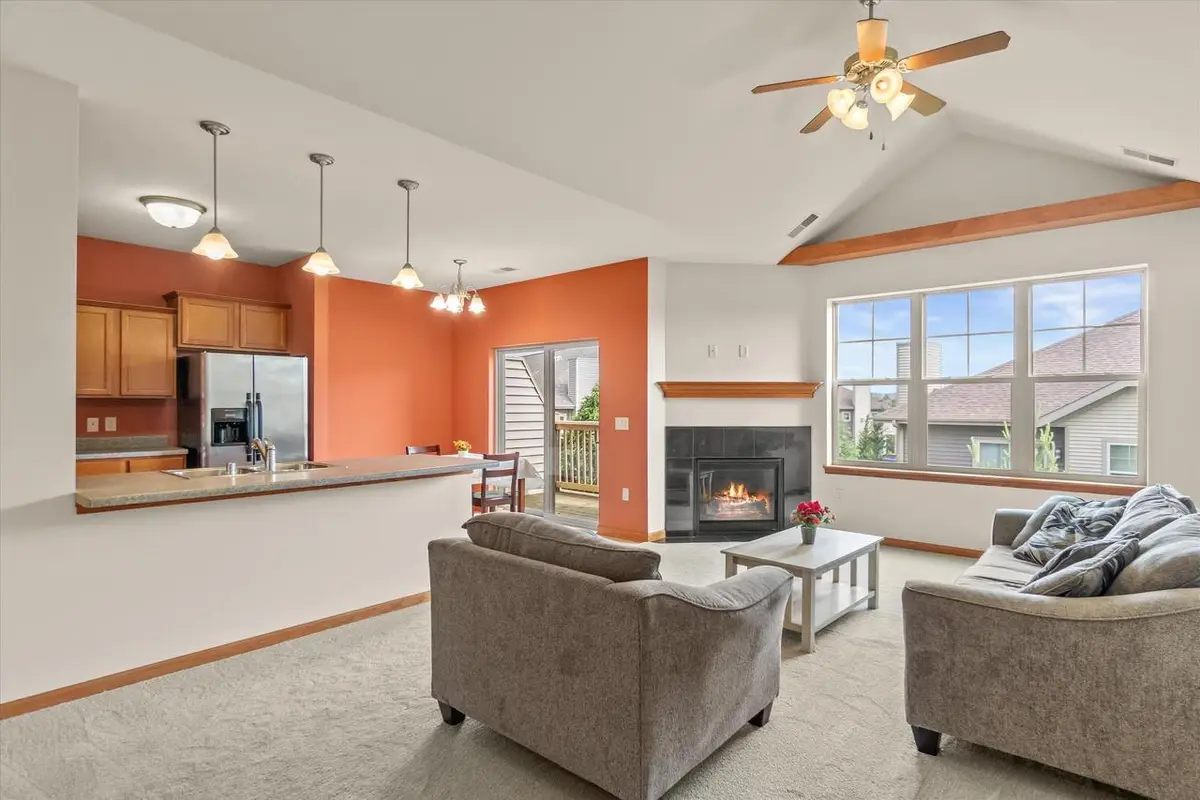 1765 New Port Vista DRIVE, Grafton, WI 53024 - #1