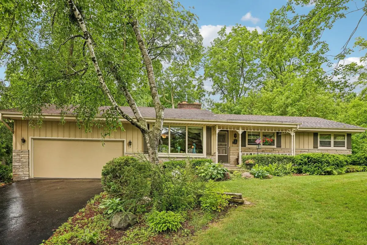 W213N5425 Kenmore DRIVE, Menomonee Falls, WI 53051 - #1