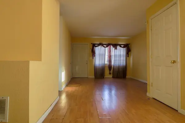 5725 N 60th STREET, Milwaukee, WI 53218