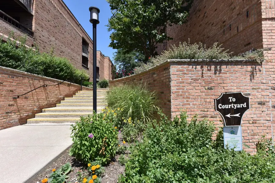 1906 E Shorewood BOULEVARD #265, Shorewood, WI 53211 - #2