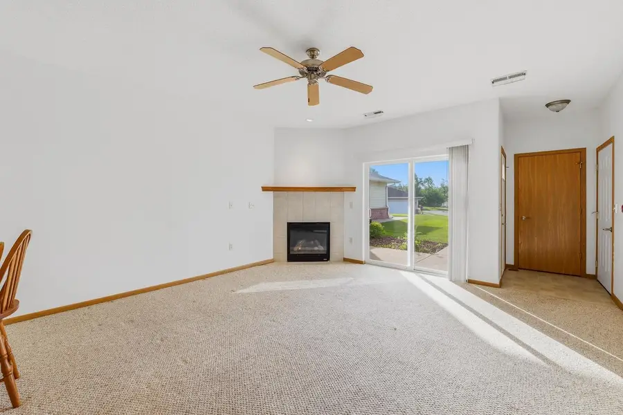 334 Brookside DRIVE #4, Mayville, WI 53050 - #3