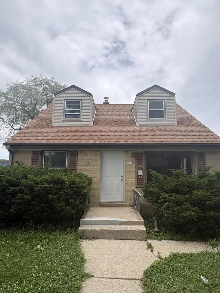 7248 W Potomac AVENUE, Milwaukee, WI 53216 - #2