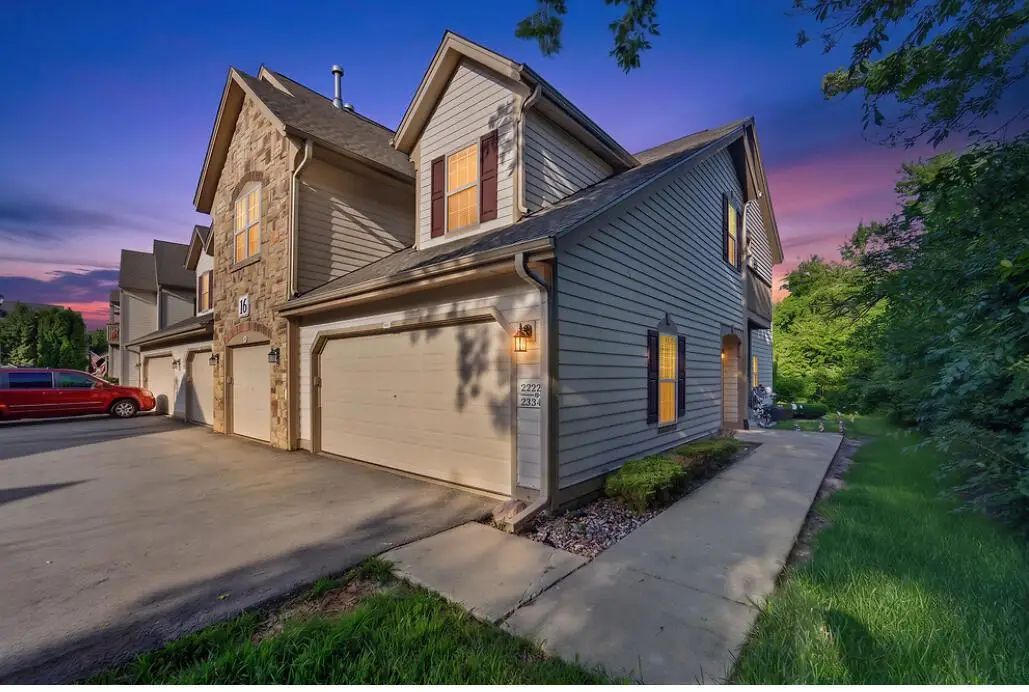 2224 W Vista Bella DRIVE, Oak Creek, WI 53154 - #1