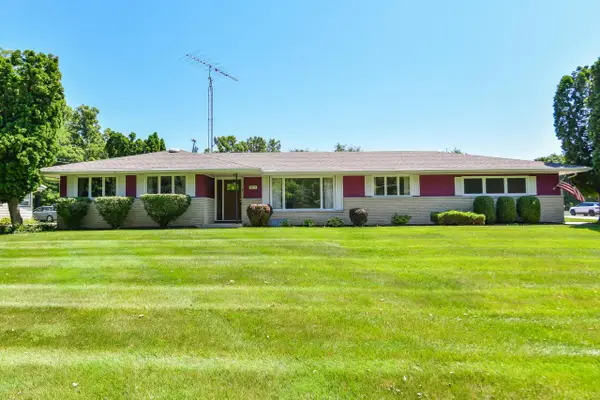 1075 S Lake Shore DRIVE, Lake Geneva, WI 53147