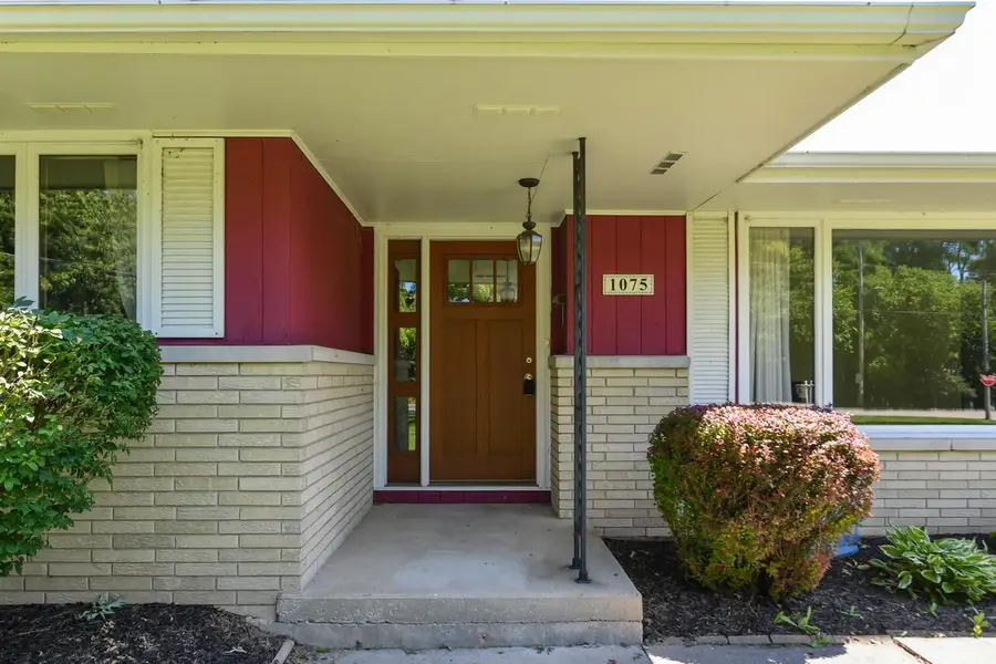 1075 S Lake Shore DRIVE, Lake Geneva, WI 53147 - #3