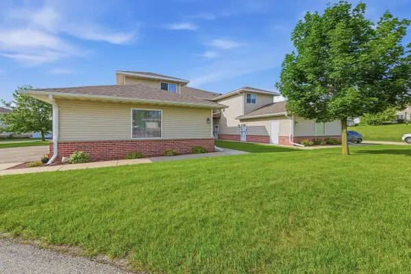 322 Brookside DRIVE #6, Mayville, WI 53050