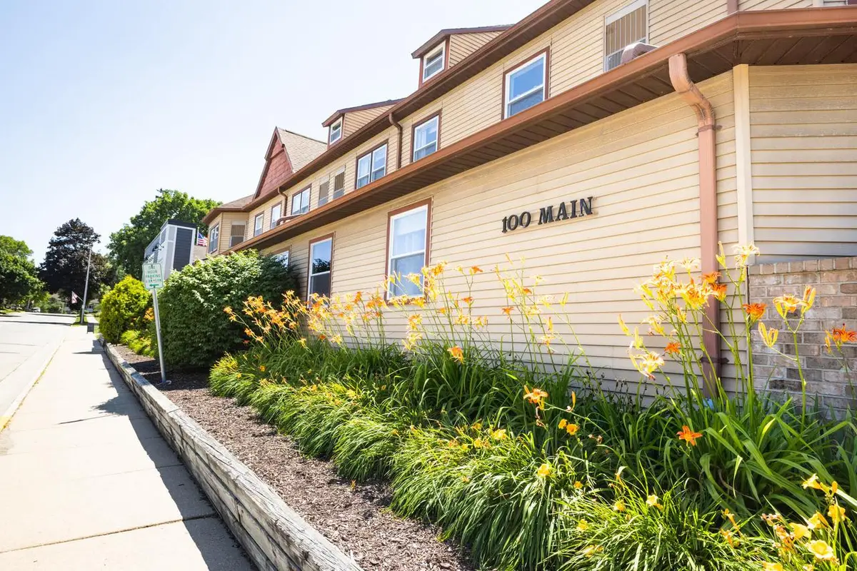 100 Main STREET #201, Pewaukee, WI 53072 - #1