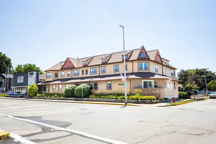 100 Main STREET #201, Pewaukee, WI 53072 - #2