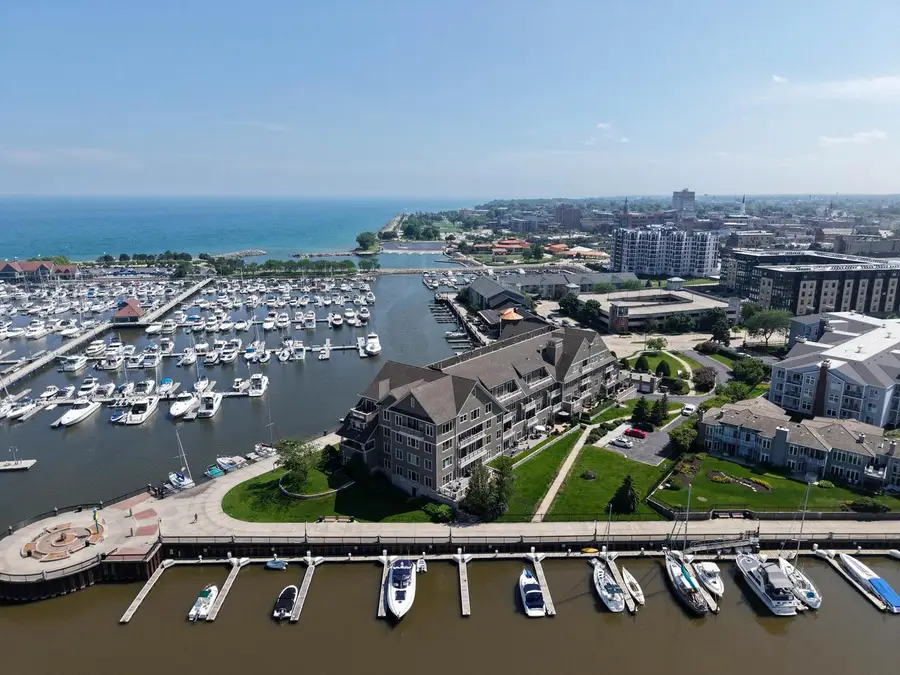 4 Gaslight DRIVE #302, Racine, WI 53403 - #3