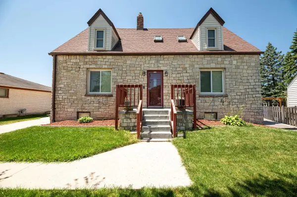 5949 S 31st STREET, Greenfield, WI 53221