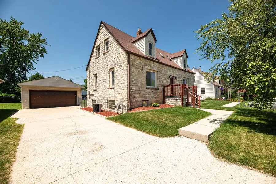 5949 S 31st STREET, Greenfield, WI 53221 - #2