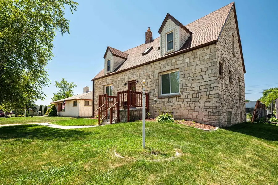 5949 S 31st STREET, Greenfield, WI 53221 - #3