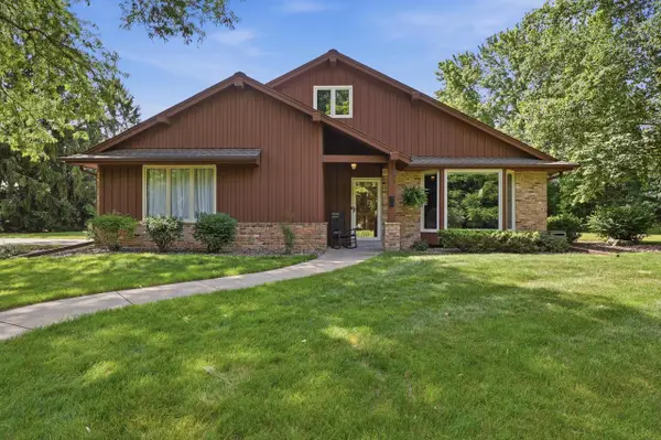 1291 Paradise DRIVE, West Bend, WI 53095