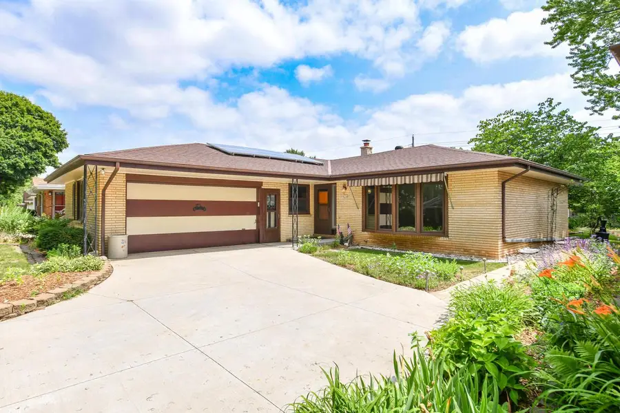 4144 N 96th STREET, Wauwatosa, WI 53222 - #2