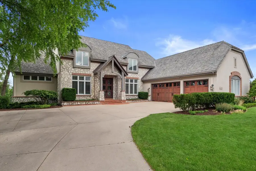 1704 E Juniper WAY, Hartland, WI 53029 - #2
