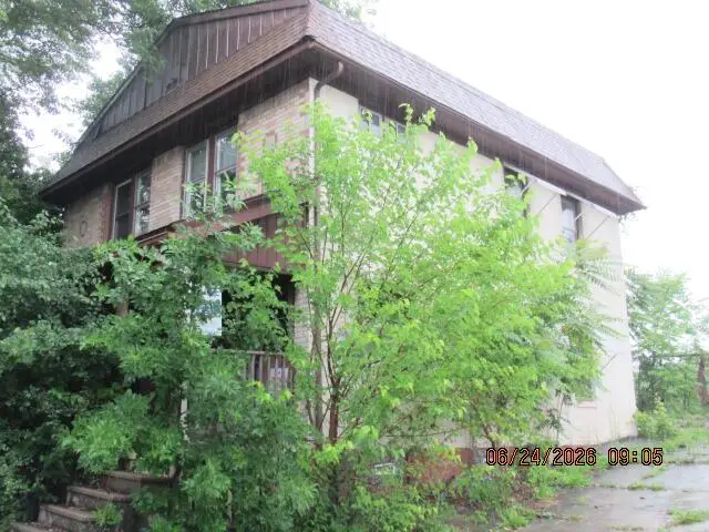 5916 W Dixon STREET #5918, Milwaukee, WI 53214 - #1