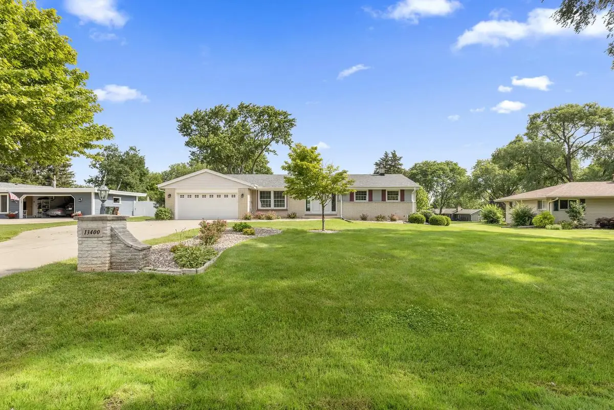 13400 W Sunny View DRIVE, New Berlin, WI 53151 - #1
